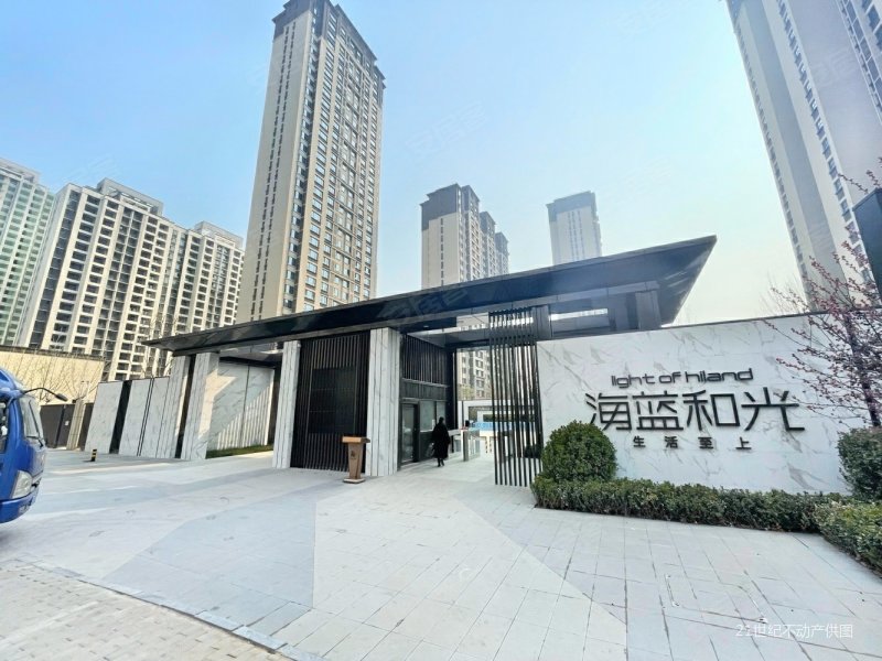 华远海蓝和光3室2厅1卫110㎡南北125万