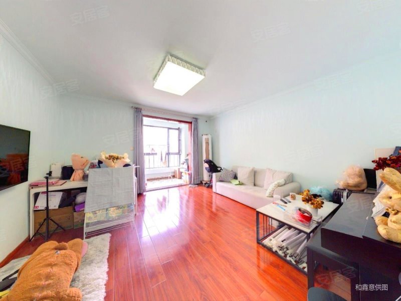 凤城八路文景路地铁口国金华府三室中间楼位满二两梯两户不临街