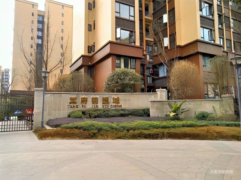 万达旁 精装套三,满二 只住了两年 装修保养好 急售,棠府锦绣城二手房