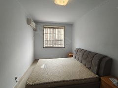 昌乐昌乐城区美联广场2台空调  2楼  精装修   拎包入住   随时看房出租房源真实图片