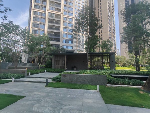深圳光明光明峰境瑞府金地峰境瑞府四房二厅二卫小区环境好,交通购物
