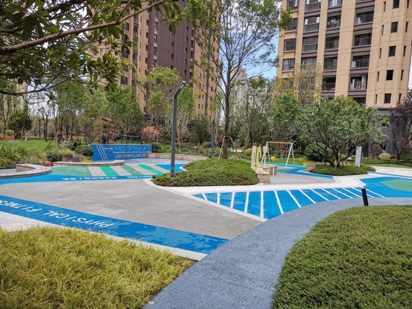 昆明官渡新螺蛳湾俊发星湾俊园星湾俊园地铁口,1750元月含车位,端头房