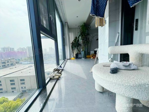 龙湖阳光城璞悦3室2厅2卫120㎡南北198万