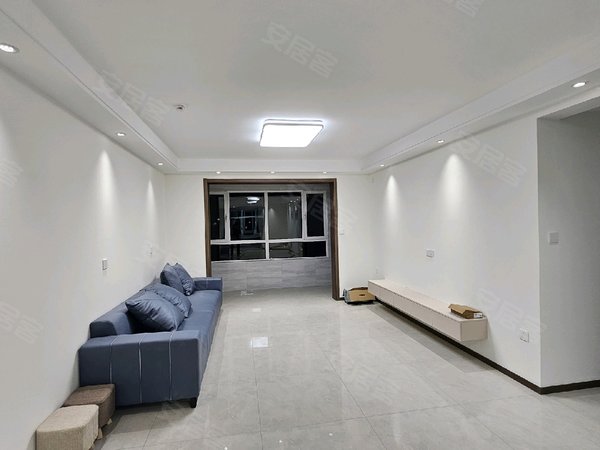 濮阳华龙丹尼斯东湖花畔小区东湖花畔小区 3室2厅2卫出租房源真实图片