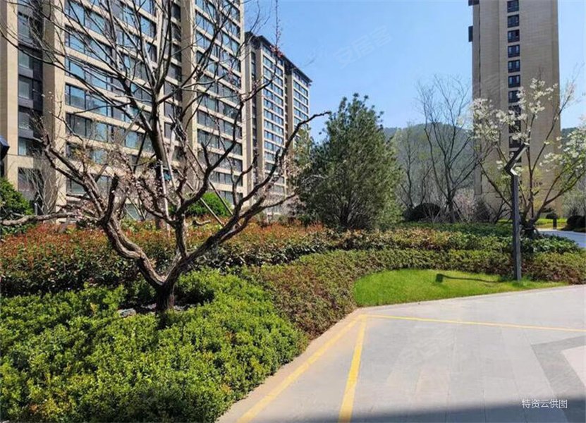 捡漏融创逸山高楼层大套四精装未住166平315w