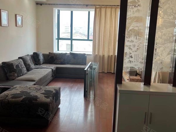 嘉兴南湖南湖街道中央花园(南湖)八百伴附近,电梯精装三室,设施齐全!