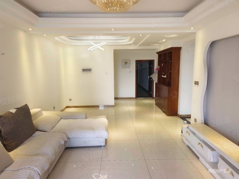 春融街地铁口 惠景园 三室两厅两卫 带车位 房东急售 可看房