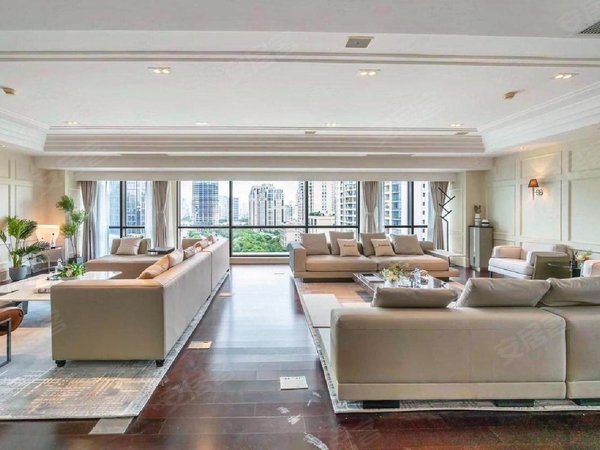 上海黄浦新天地华府天地better late than never.