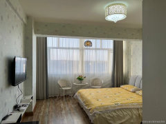 华城国际公寓，精装修带家具家电，房子温馨，付款方式灵活