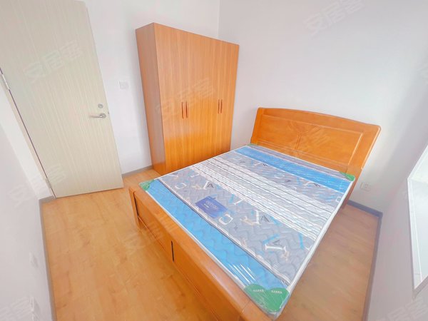 成都龙泉驿总站片区红咏花园个人!无中介!可月付!可短租!年底大处理!