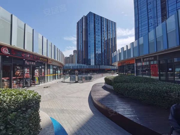 北京通州次渠泰禾1号街区泰禾一号街区,精装三居出租,随时可以看房.