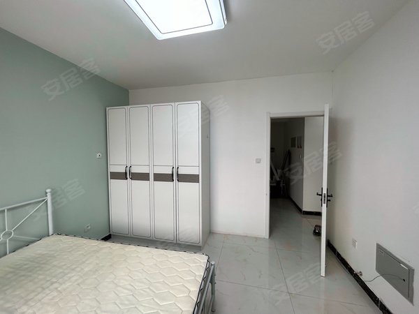 天津西青大寺馨睦家园靠近西青万达 押一付一 随时看房 无中介费 主卧