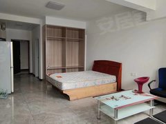 长江汇泉电梯房一室一厅精装修每月1000元