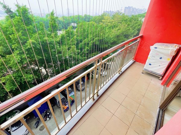 深圳龙华龙华中心区山咀头村4号线龙华地铁,品质1室有阳台,可短租,实