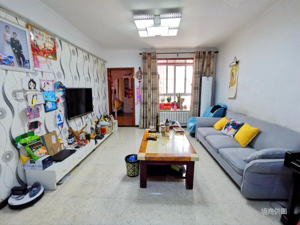 凤城九路 天鼎花园 两室两厅一卫 西南朝向 诚心出售