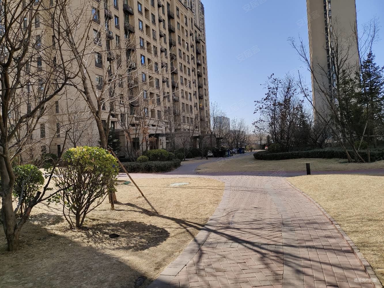 潮白河孔雀城英国宫香醍园西区
