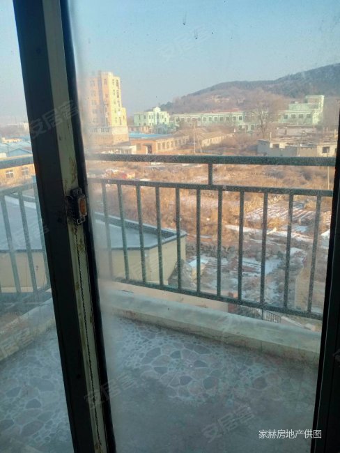 金润小区b区中间楼层南北透厅前后两个大阳台