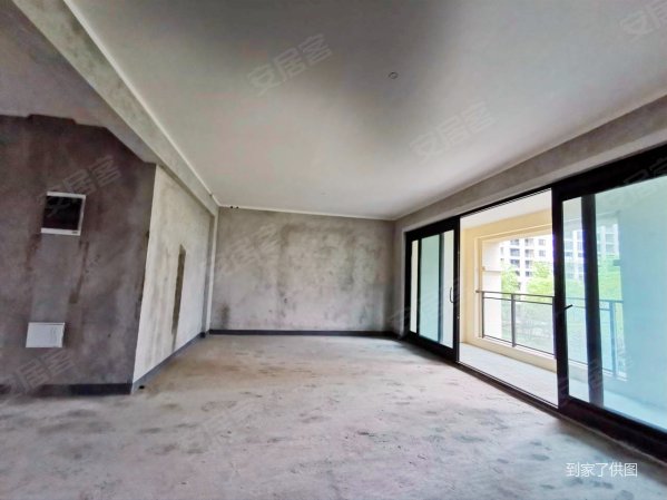 总裁级大平层 电梯入户 横厅四房三卫