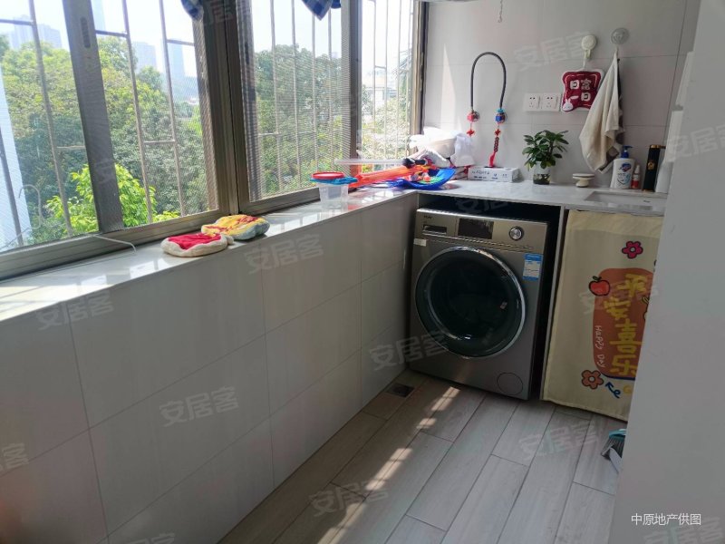 湖滨新村全新3房,地铁口,旧改小区