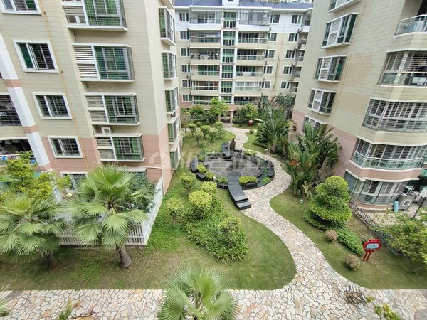 汕头龙湖星湖商业城龙禧花园东区龙禧花园东区4房(房大厅大)客厅连大