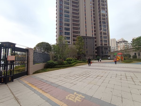 泉州鲤城西湖源昌江南城源昌江南城 4室2厅2卫 电梯房 132平 精装修