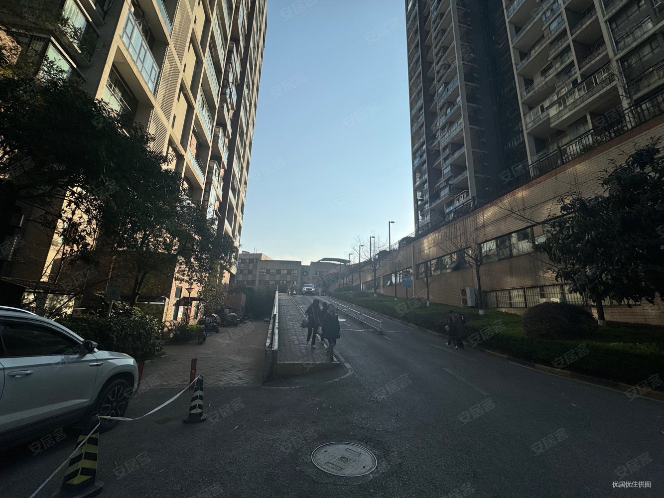 观山湖1号,电梯房,满二,二室一厅一卫,拎包入住.,观山湖一号二手房,48