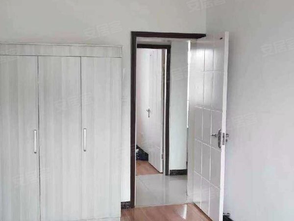 【多图】水利学校家属楼,虎石台租房,虎石台紧临财富广场 两室一厅 有