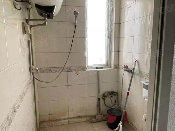 徐州鼓楼荆马河鼓楼花园园中苑一期实拍鼓楼花园3楼三室荆南小区新三院新健康医院宜居嘉园和风雅致出租房源真实图片