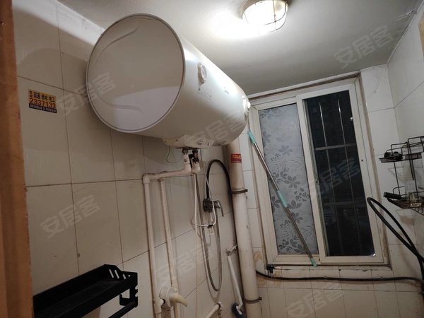 济宁高新区火炬路润景园火炬路900元两室沙发床衣柜洗衣机冰箱热水空调油烟机燃气灶暖出租房源真实图片