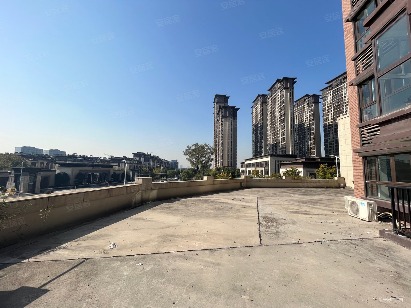 万业观山泓郡3室2厅2卫108.6㎡南北160万