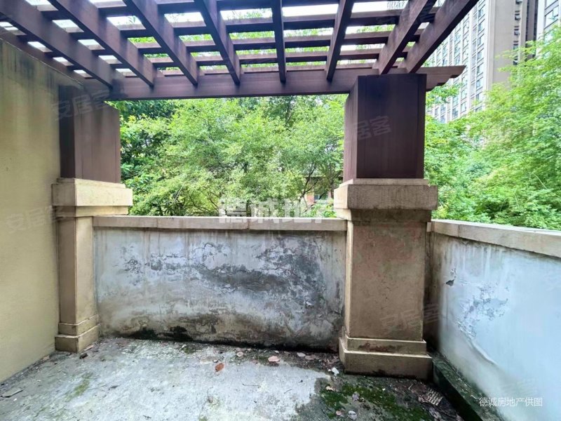 美城悦荣府(东区别墅)5室3厅5卫346.71㎡南北1090万