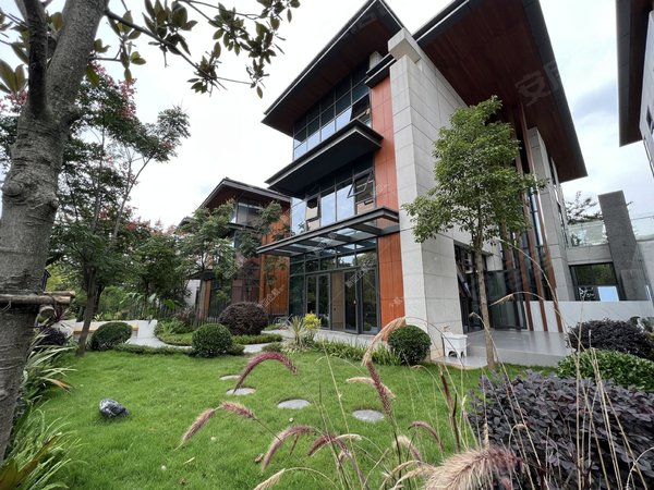 昆明官渡福保片区山海荟滇池会展中心旁 山海荟 8室3厅5卫 长租 可