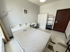 贵阳观山湖世纪城找室友 世纪金源国贸对面 龙泽苑单间出租包物业押一付一出租房源真实图片