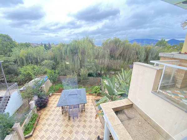 昆明西山滇池度假区滇池卫城紫庐滇池高尔夫豪华大双拼别墅会所办公