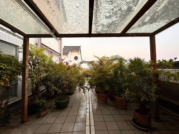 出 云山诗意 业主自住少有顶楼复式出租 带顶楼天台出租房源真实图片