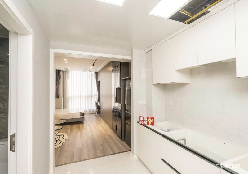 内环旁|低总价|精装单身公寓|通燃气|大落地窗俯瞰上海全景,紫金公馆