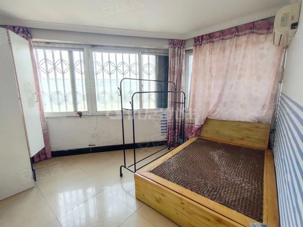 重庆渝北回兴华友商场住宅楼一碗水绿梦广场,双龙轻轨华友商场楼上,大