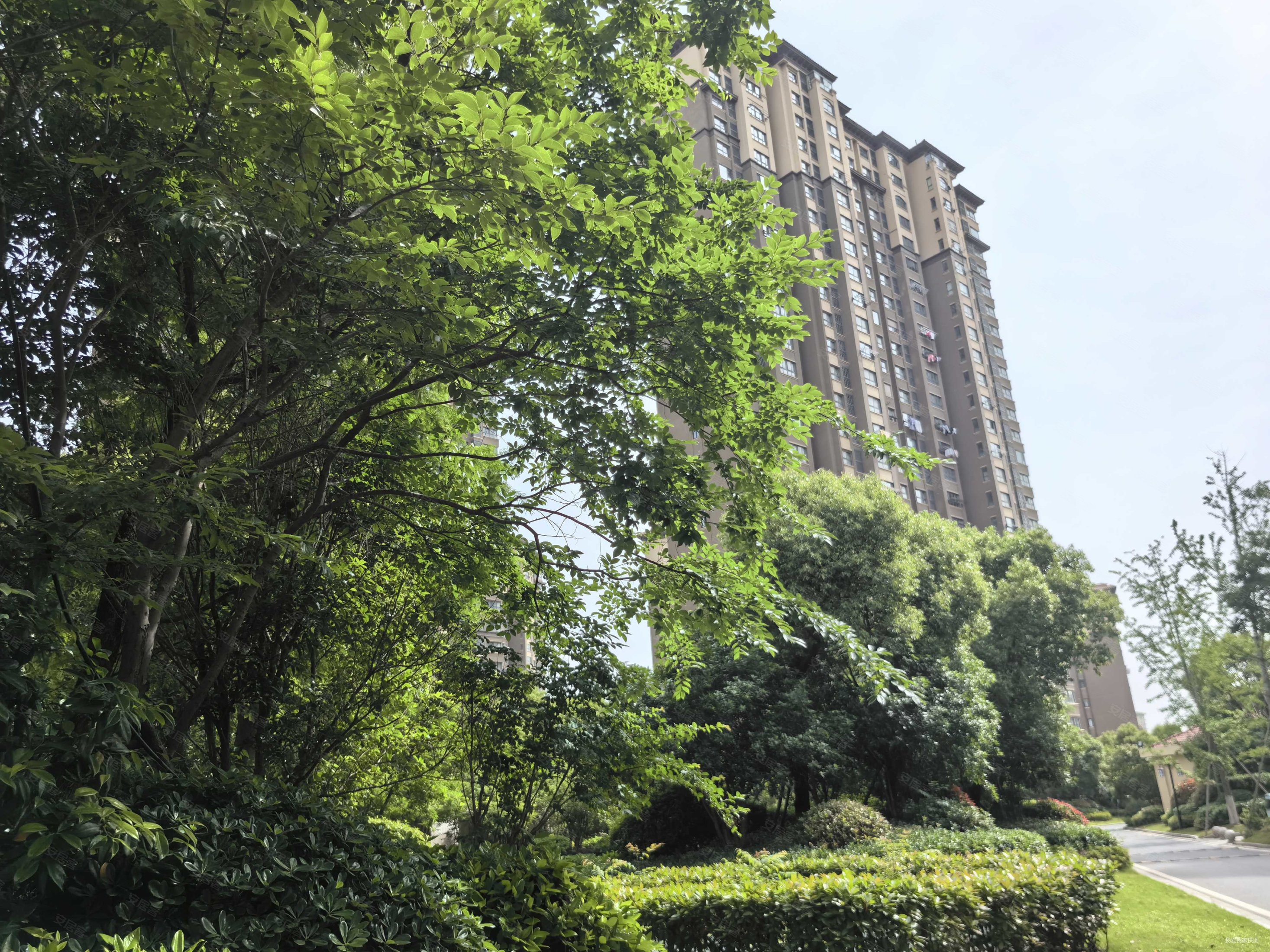 南京房产网>南京二手房>六合二手房>雄州二手房>荣盛鹭岛荣府南苑>