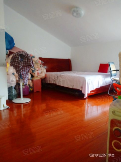 6跃7温江城区 产权清晰 装修好 医疗配套成熟 南北通透,碧水馨居二手