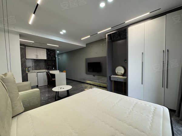 龙湖盛天天钜,火车站租房,新出 温泉公园 地铁口 龙湖天钜 高档精装修