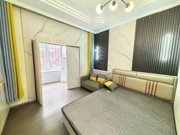 西部酒城十二线北市场市府大路地铁口皇寺庙会斯卡拉出租房源真实图片