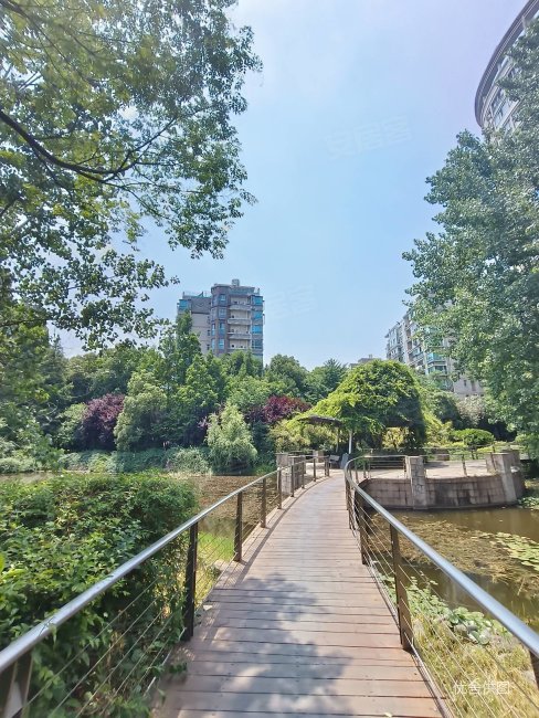 南京房产网>南京二手房>雨花台二手房>南站二手房>翠岛花城芳庭居>488