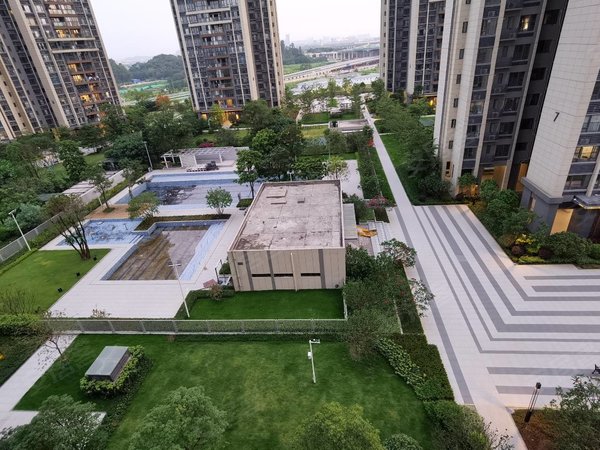 广州番禺南站品秀星瀚广州南站商圈 地铁口上盖交通便利 全新装修