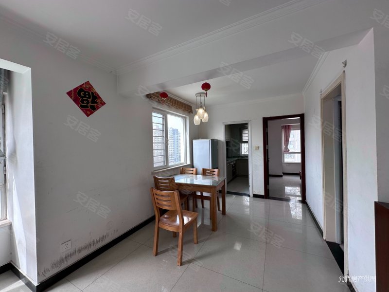 阳光逸墅实际95平米电梯中层带车位地下室