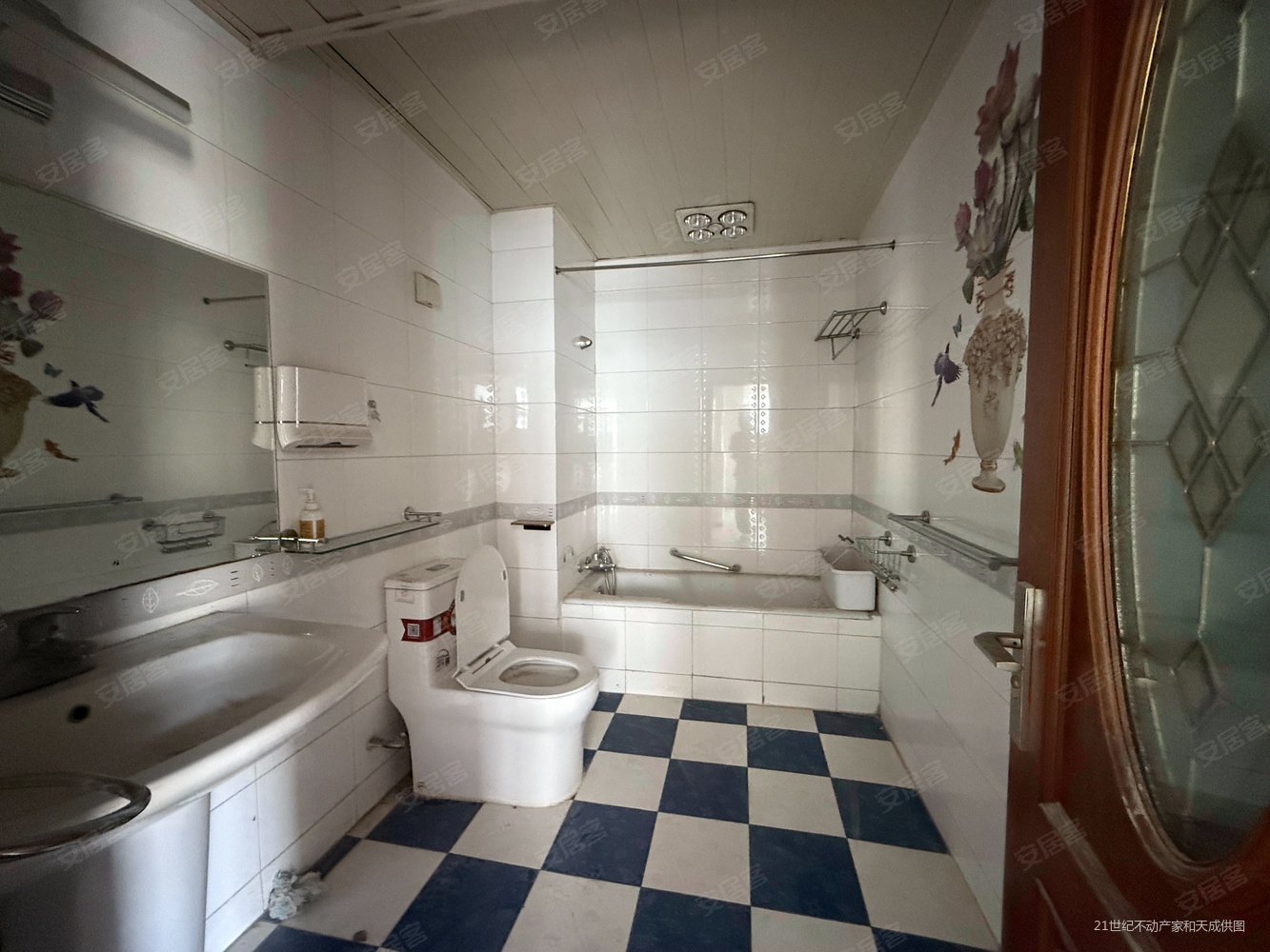 一栋洋房5室2厅3卫261.1㎡南北1680万