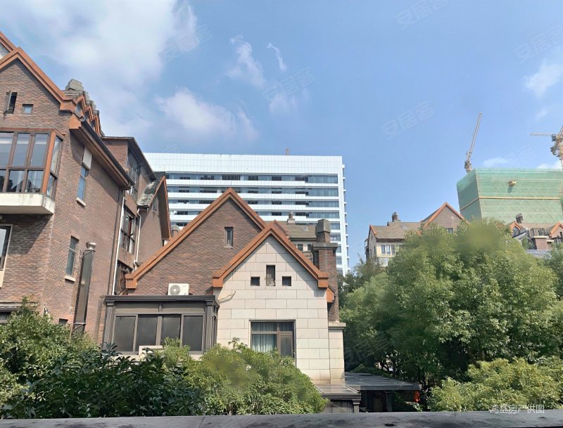 近地铁 楼龄新,中央香榭(别墅)二手房,650万,5室2厅,2卫,204平米-南昌