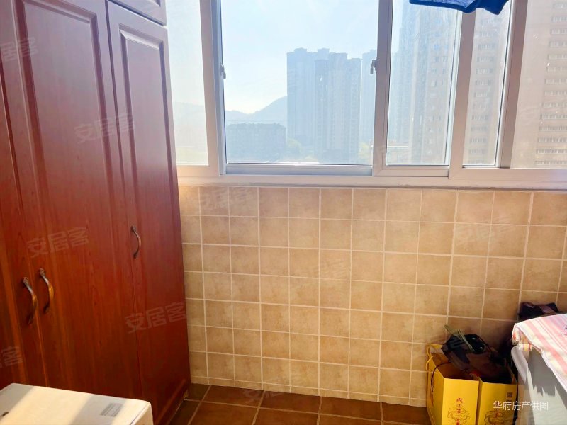 中间楼层采光好装修好大两房超低密度动静分离