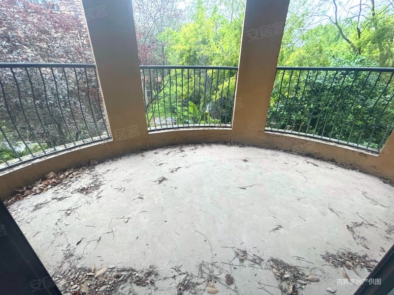 龙湖东桥郡 正规商品房 带电梯 高绿化 房龄新 南向采光好