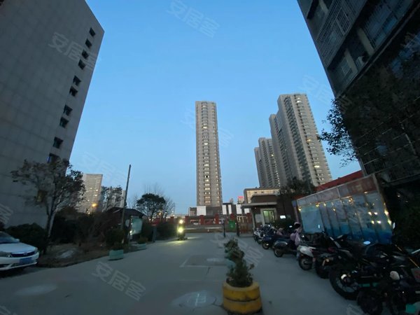 连云港连云平山山水华府山水华府精装两室.紧靠菜场.院前校区.