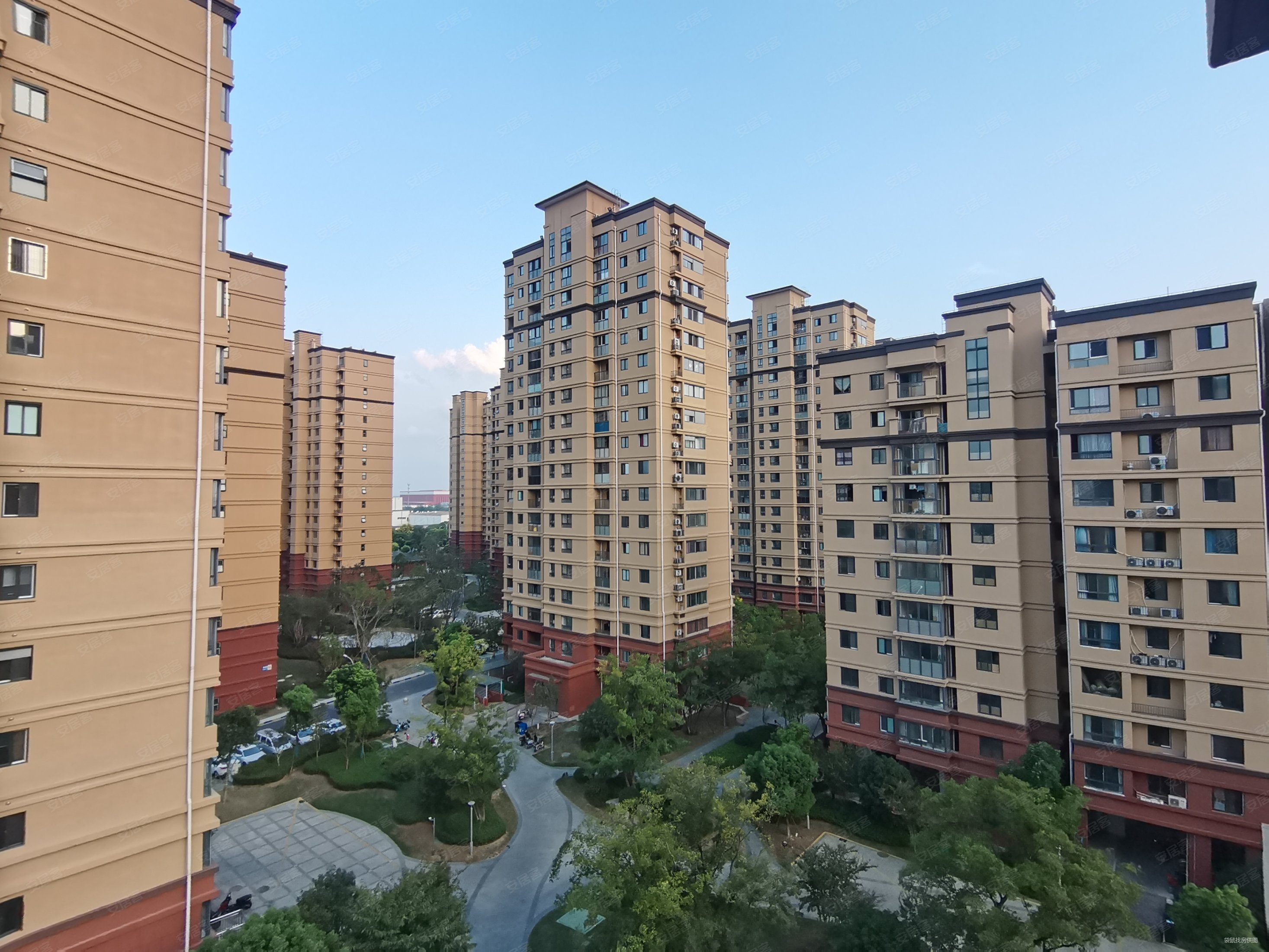 新上圩塘滨江豪园次新小区电梯商品房好楼层通透两房随看